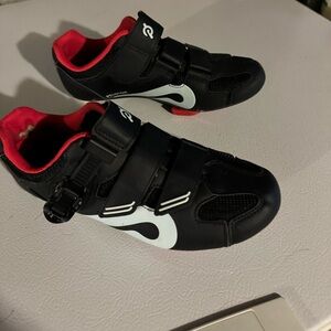 Women’s cycling shoes